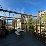 1 Bedroom-1 Bathroom-Walkinshower-Terrace