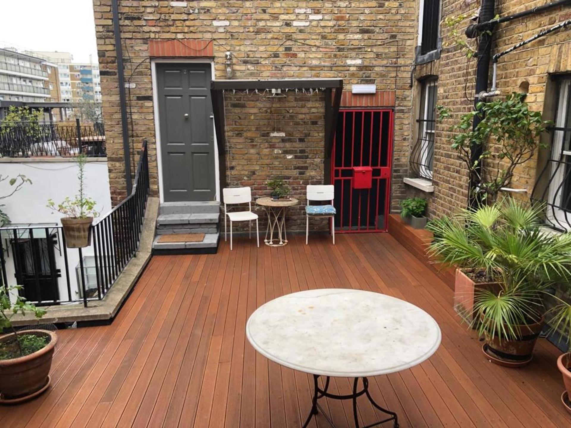 1 Bedroom-1 Bathroom-walkinshower-terrace Apartment London
